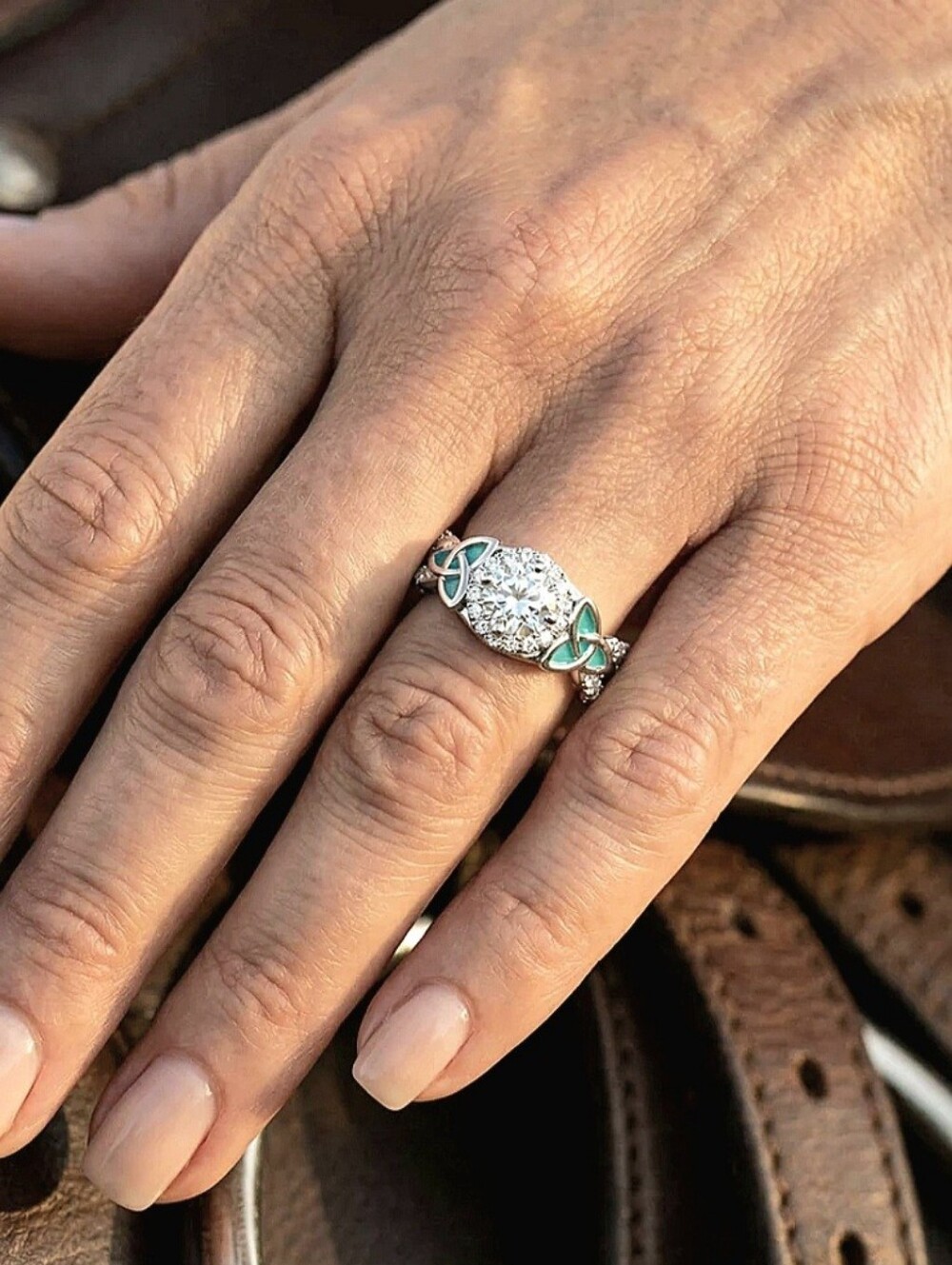Serene Western Interwoven Lucky Leaf Ring Sterling Silver Moissanite Size 7 - Picture 10 of 10